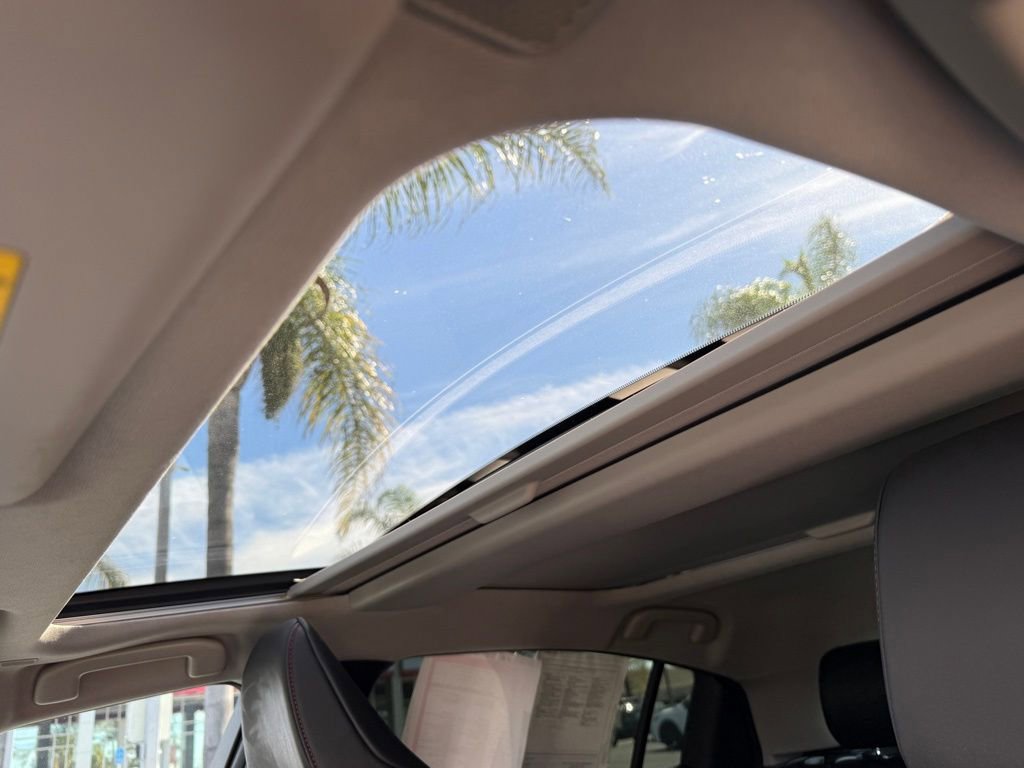 Used 2024 Toyota Prius Prime Premium w/ Advanced Technology Package image 23