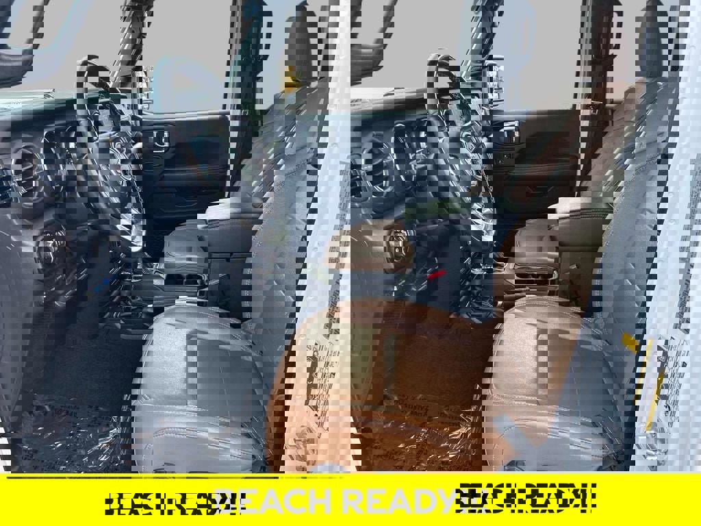 Used 2022 Jeep Wrangler Unlimited Sahara w/ Safety Group image 11