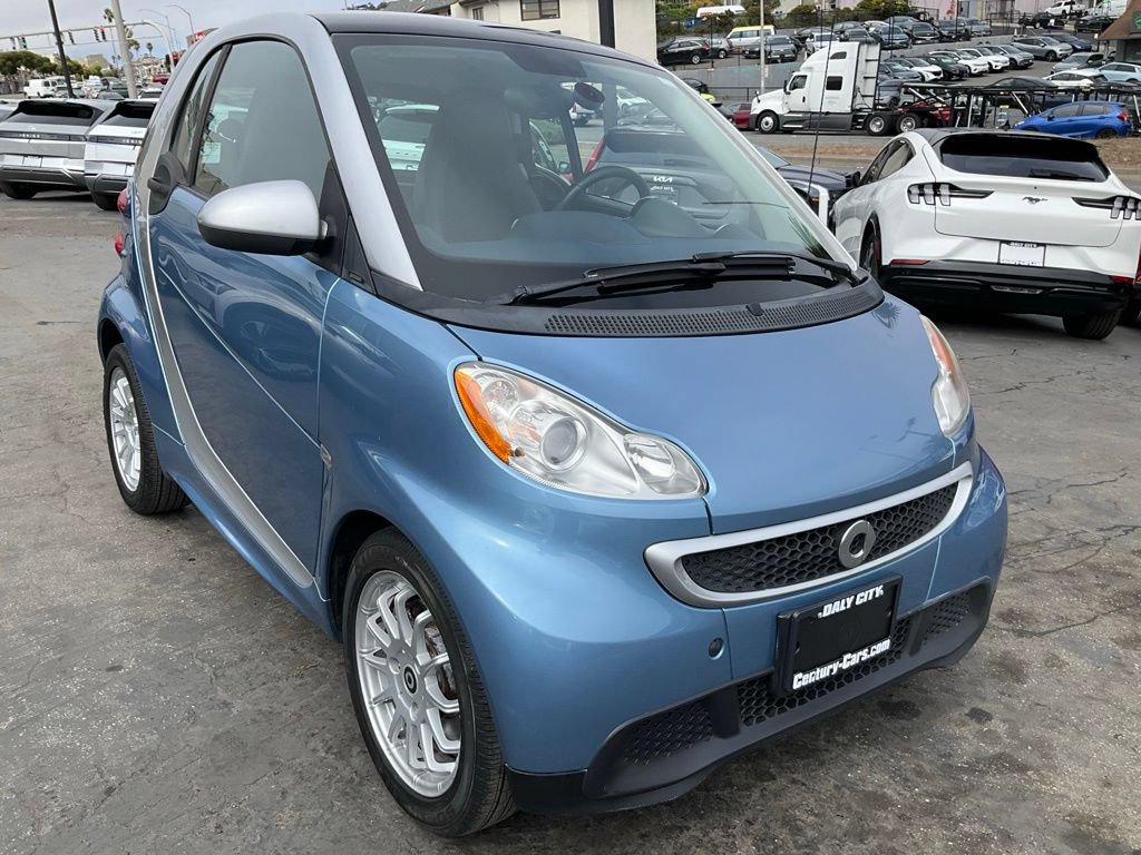 Used 2013 smart fortwo passion RWD image 41