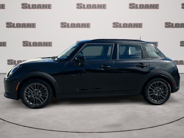 Used 2026 MINI Cooper 4-Door Hardtop FWD image 2