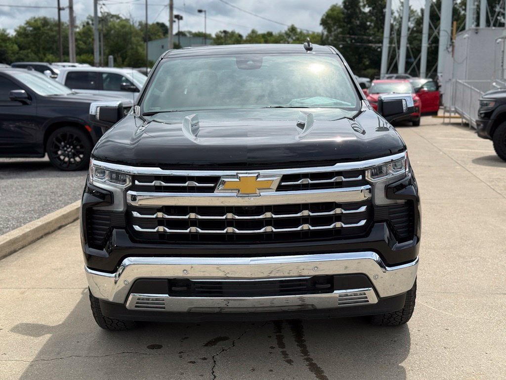 Used 2026 Chevrolet Silverado 1500 LTZ AWD/4WD image 3