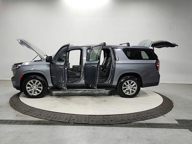 Used 2021 Chevrolet Suburban Premier w/ Premium Package AWD/4WD image 12