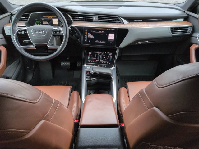 Used 2019 Audi e-tron Prestige w/ Prestige Package image 15