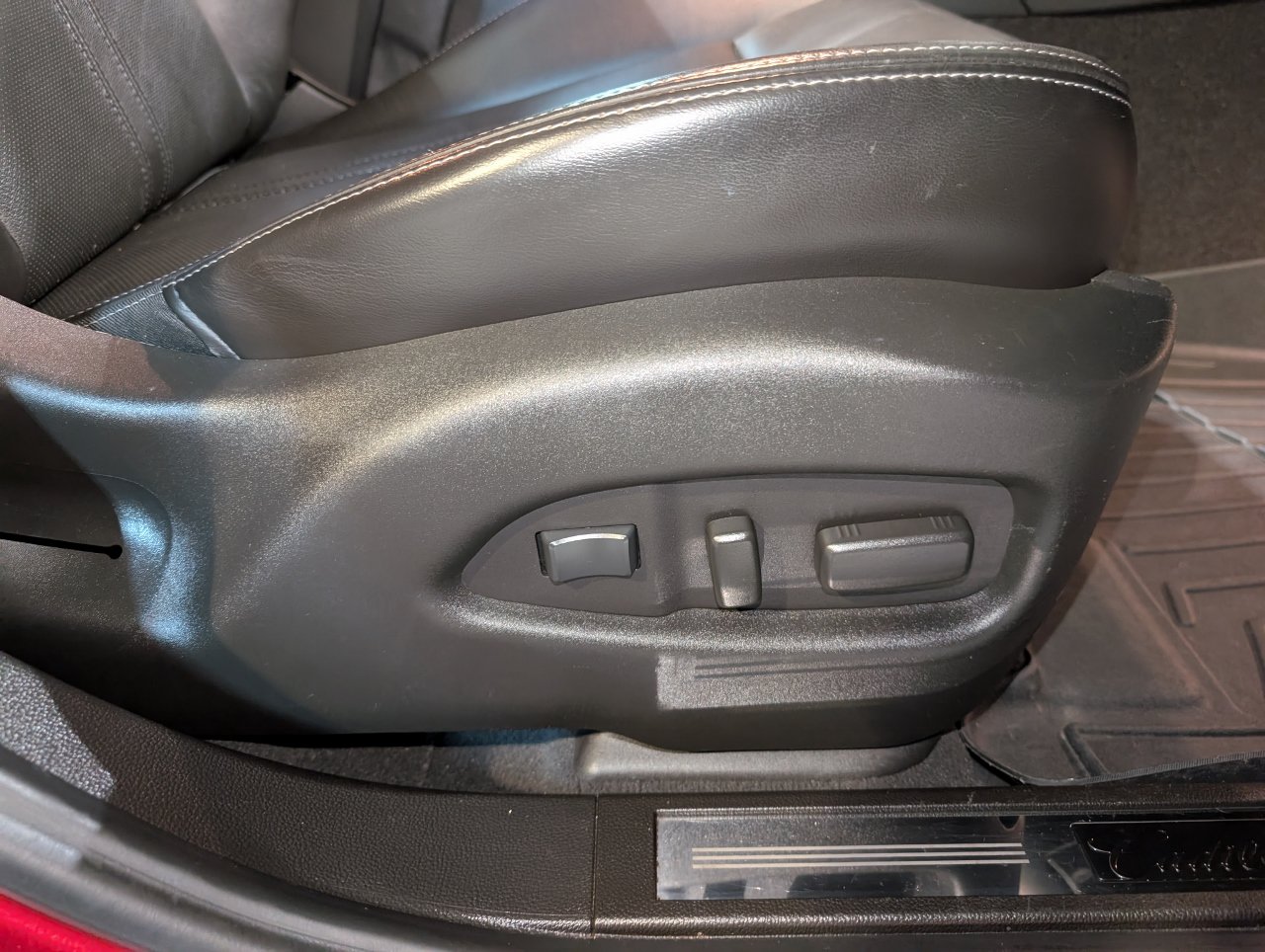 Used 2013 Cadillac SRX Performance w/ Driver Assist Package AWD/4WD image 32