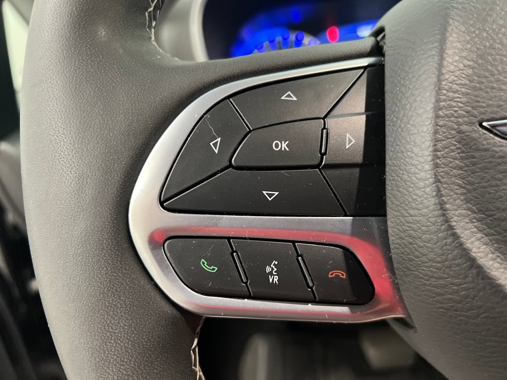 Used 2025 Chrysler Pacifica Select FWD image 60