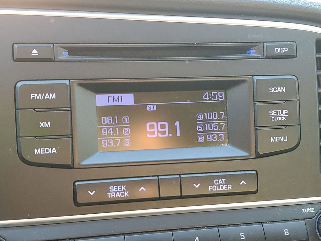 Used 2017 Hyundai Elantra SE image 13