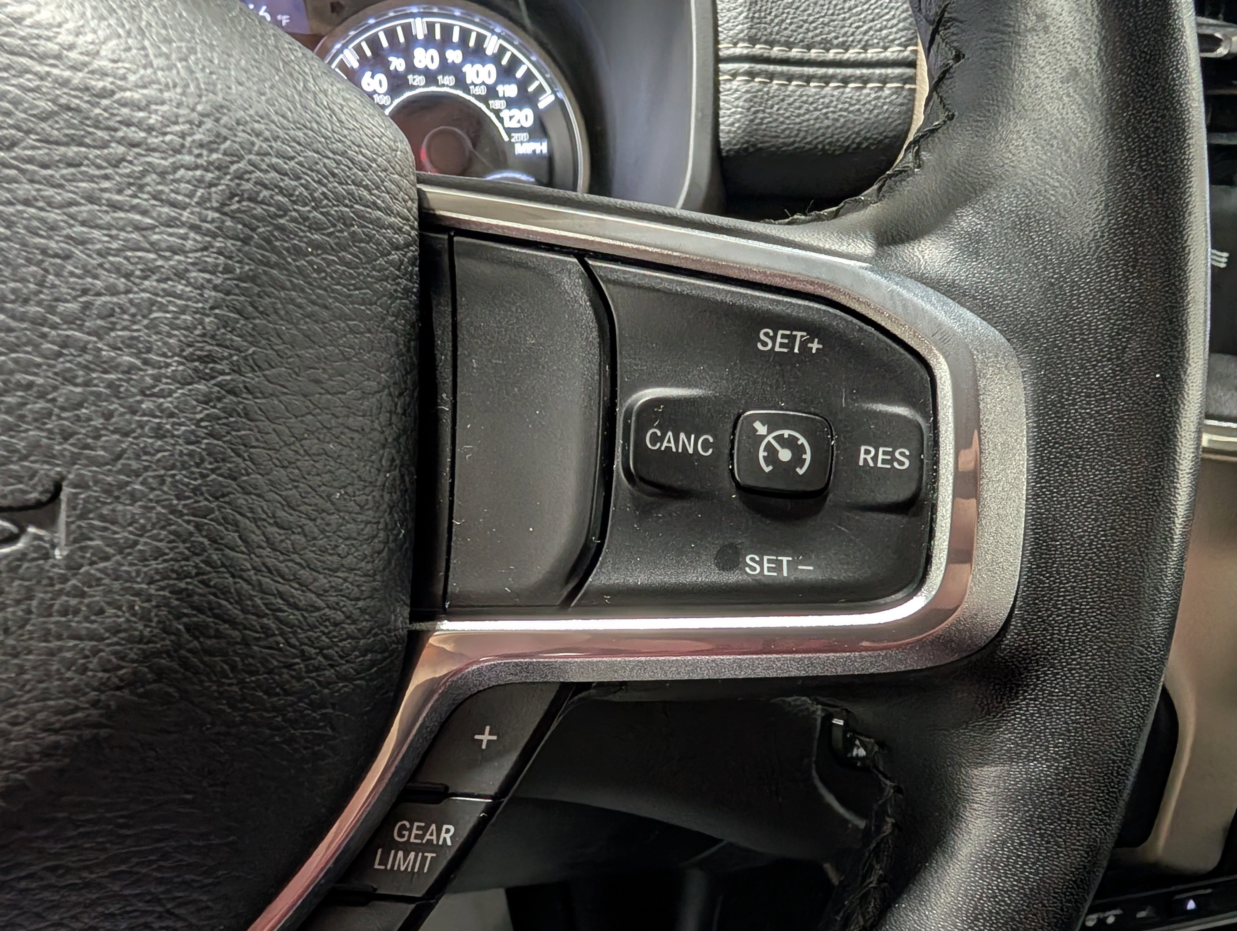 Used 2019 RAM 1500 Laramie image 25
