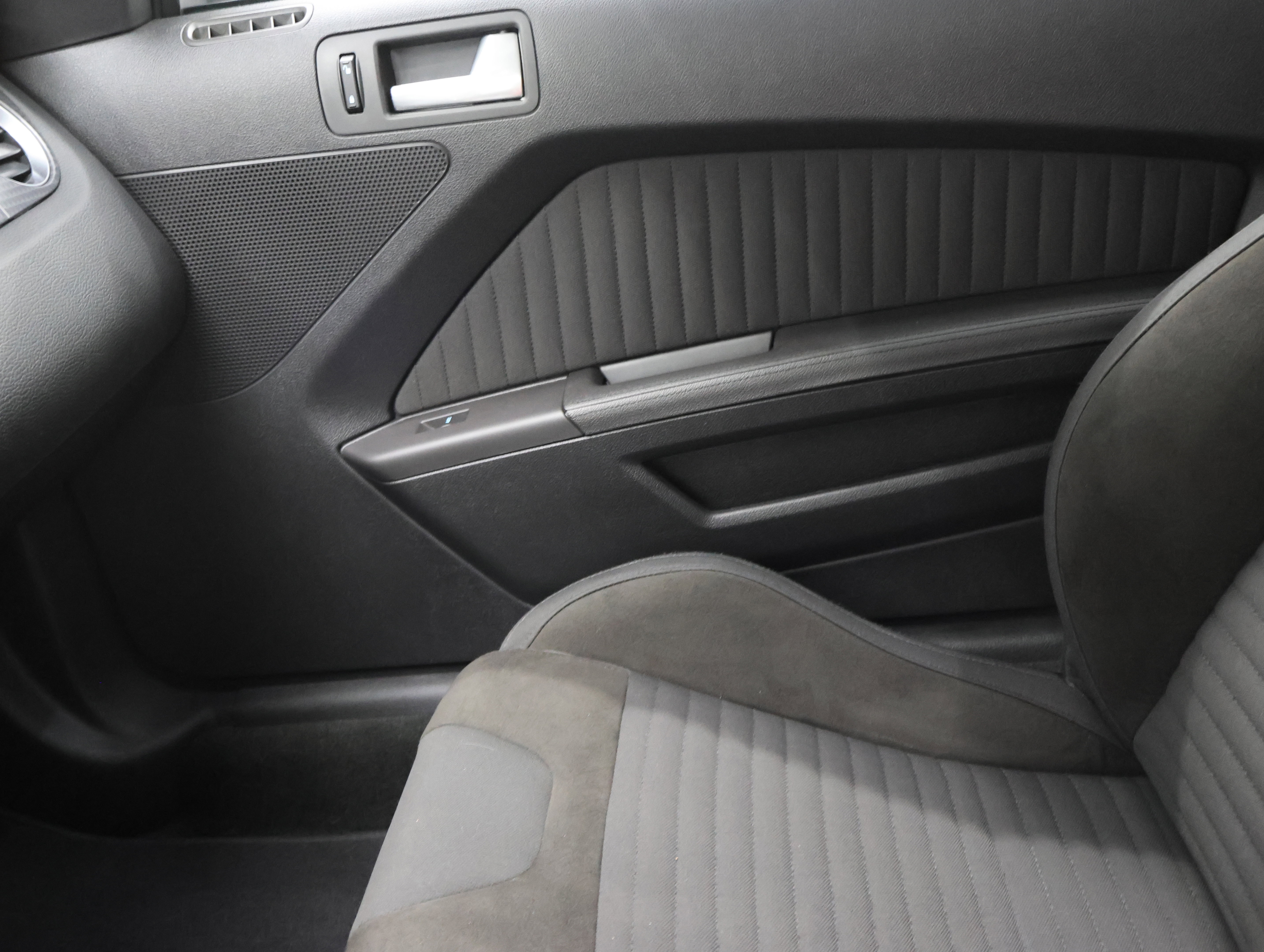 Used 2012 Ford Mustang Boss 302 RWD image 12