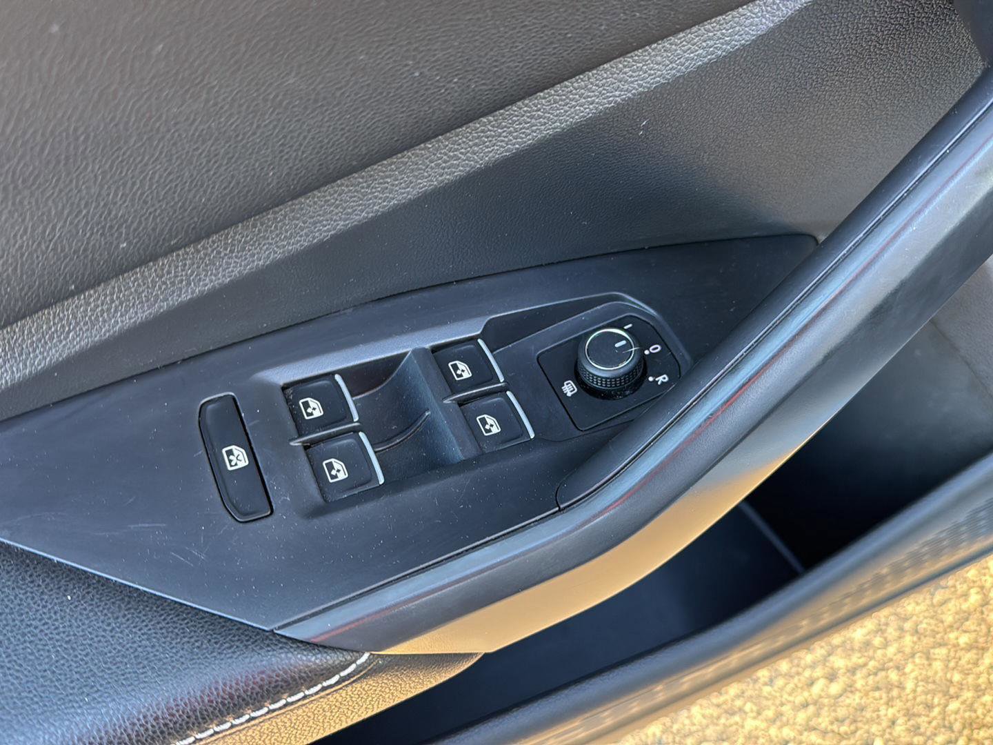 Used 2025 Volkswagen Jetta S image 25