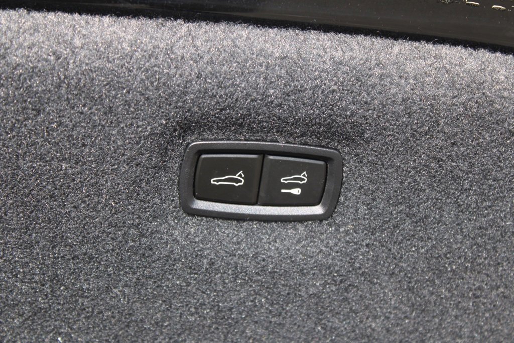 Certified 2024 Porsche Taycan image 37