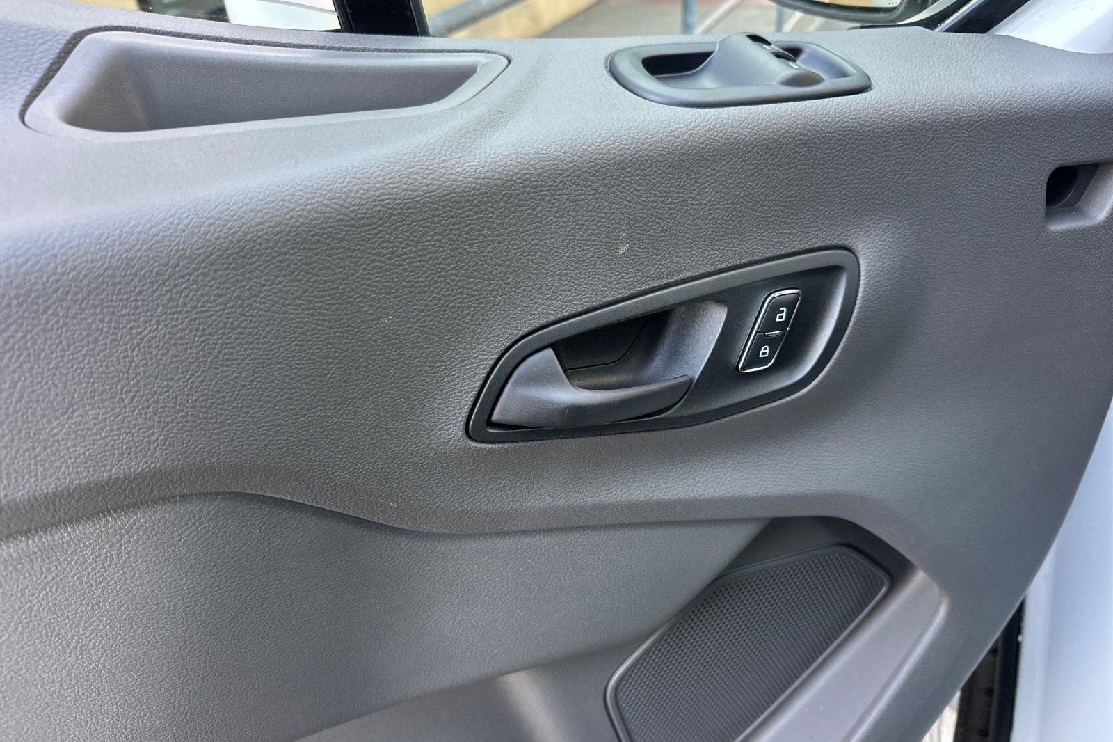 New 2026 Ford E-Transit 148 High Roof Extended image 10