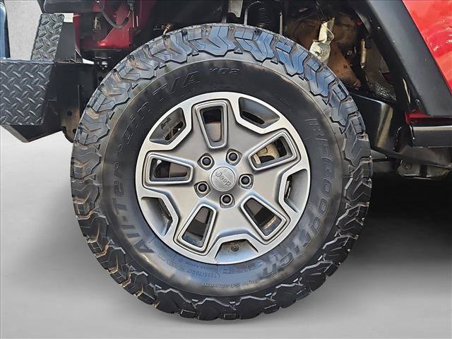 Used 2013 Jeep Wrangler Unlimited Rubicon w/ Connectivity Group AWD/4WD image 23