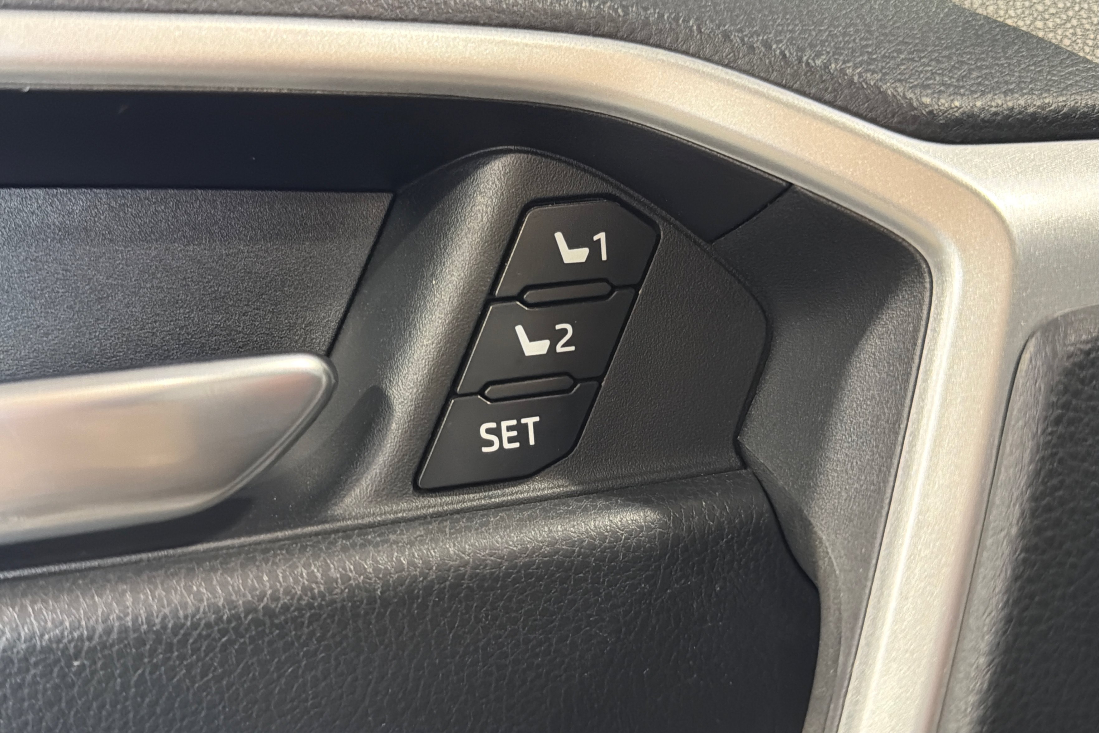 Used 2024 Toyota RAV4 XLE Premium w/ Weather Package AWD/4WD image 17