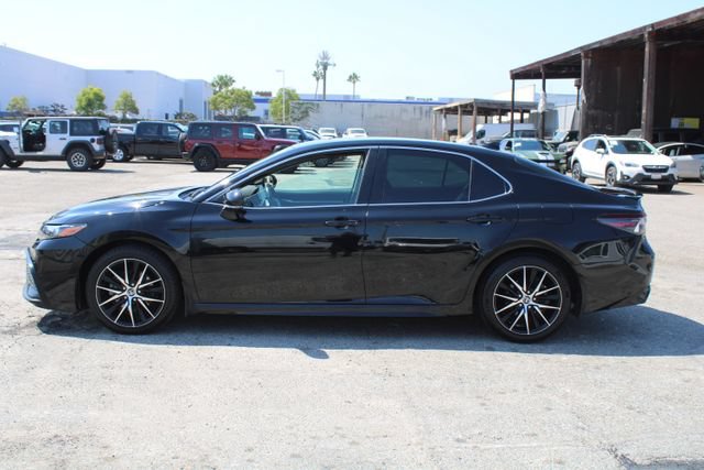 Used 2024 Toyota Camry SE FWD image 7