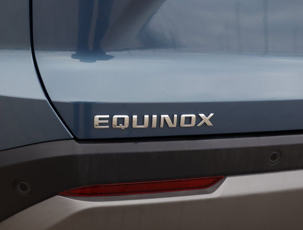 Used 2025 Chevrolet Equinox LT FWD image 32