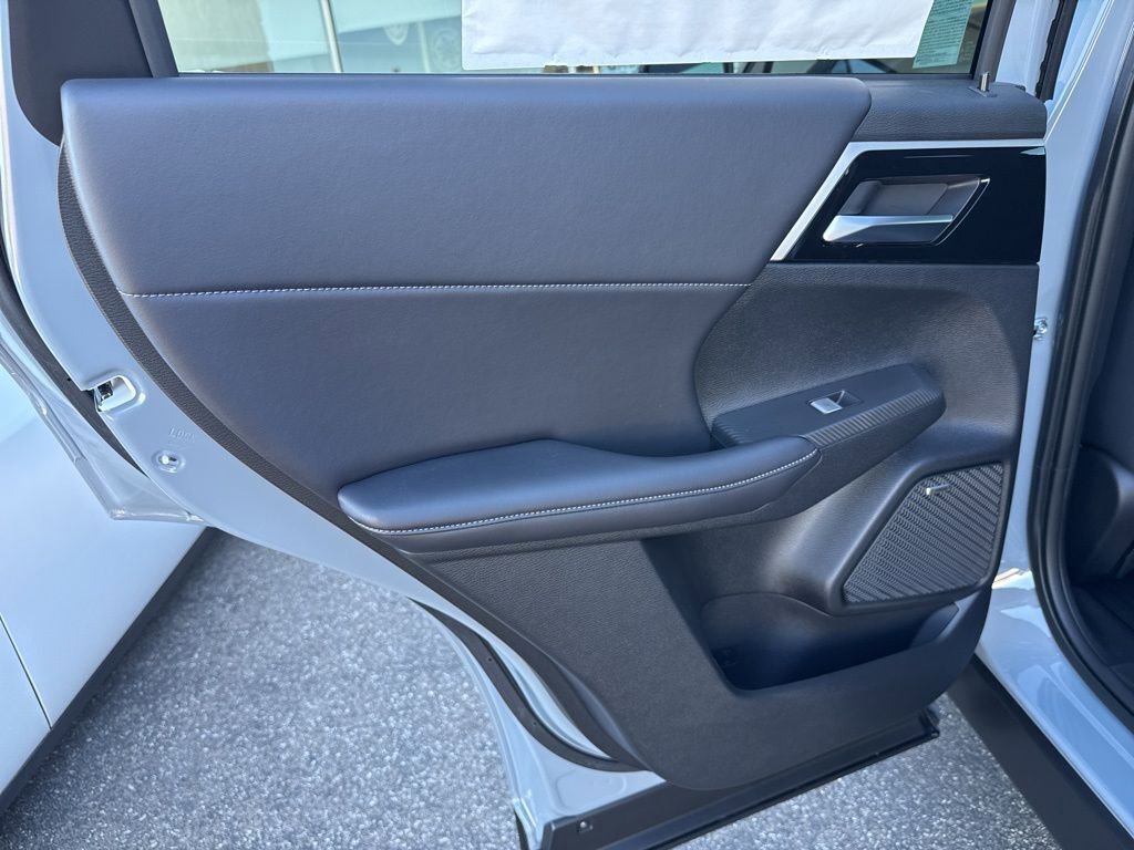 New 2026 Mitsubishi Outlander SE image 30