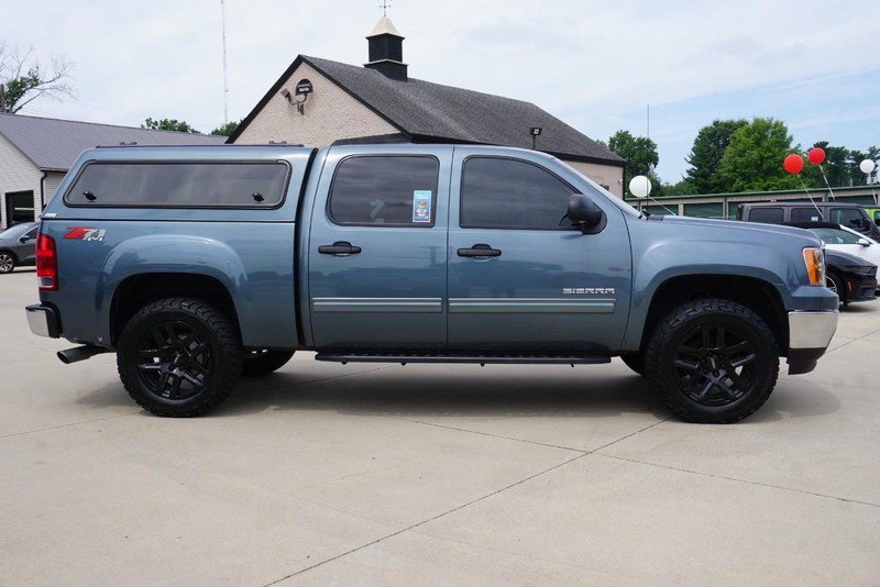 Used 2012 GMC Sierra 1500 SLT w/ Chrome Essentials Package AWD/4WD image 2