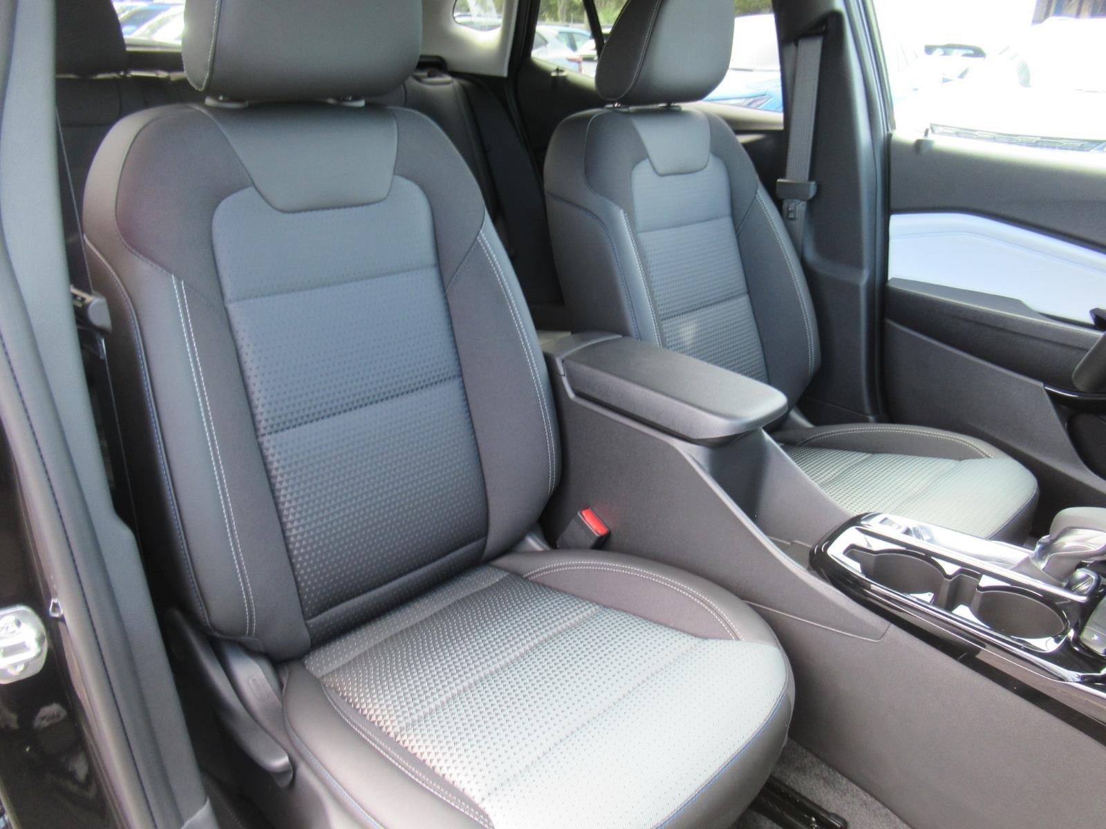 New 2026 Chevrolet Trax LT w/ Midnight Edition FWD image 9