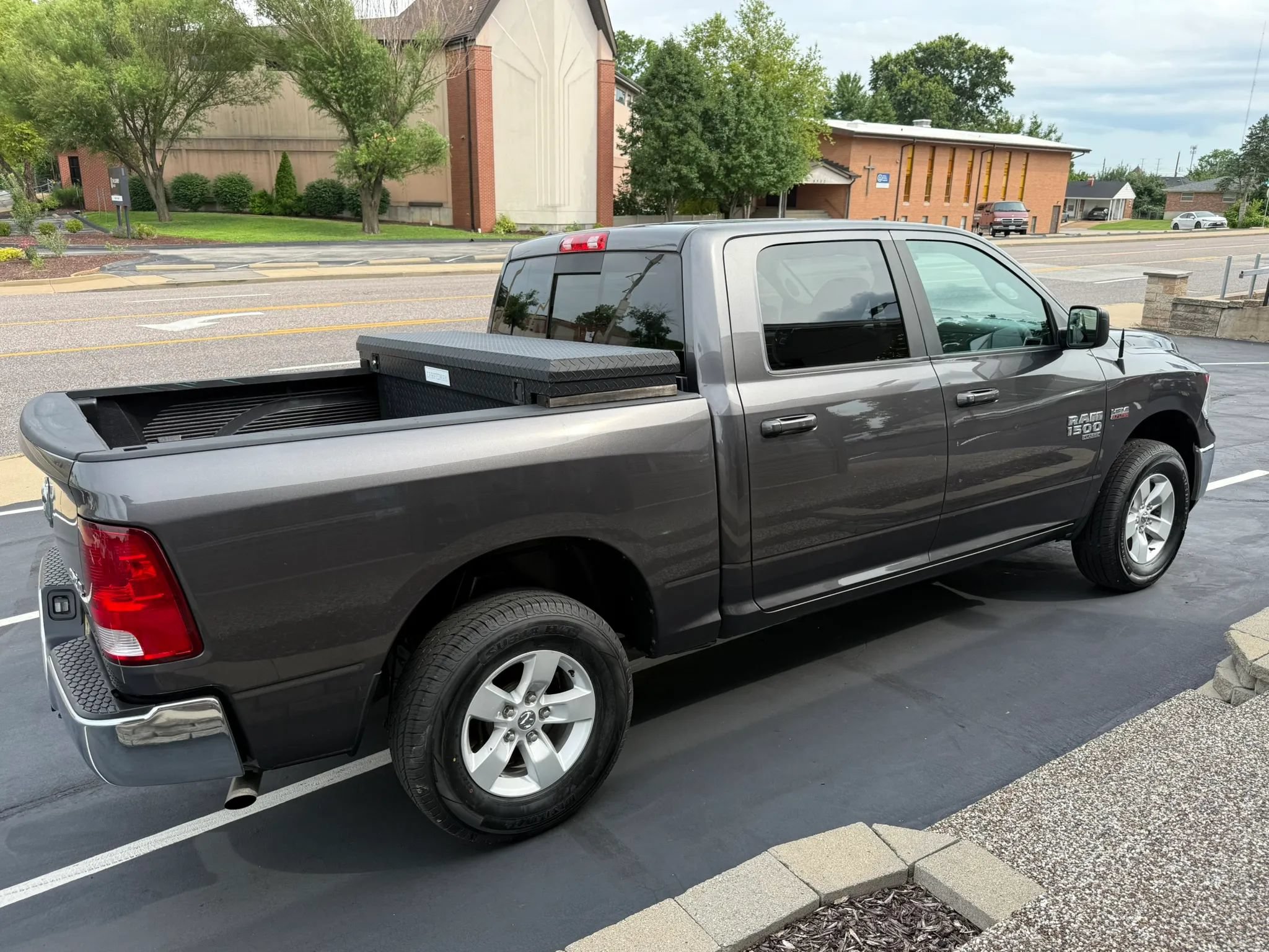 Used 2019 RAM 1500 Classic SLT AWD/4WD image 5
