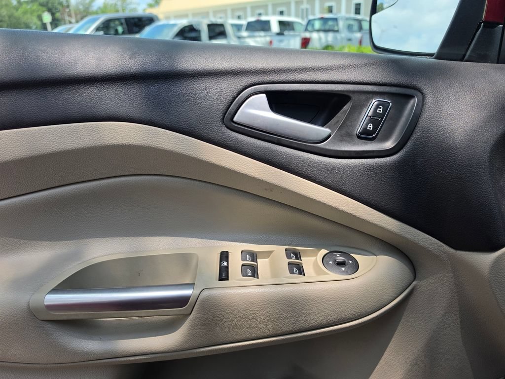 Used 2015 Ford Escape SE FWD image 20