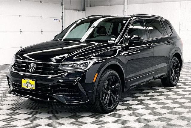 Used 2024 Volkswagen Tiguan SE R-Line w/ MDO Package, Two-Row AWD/4WD image 12