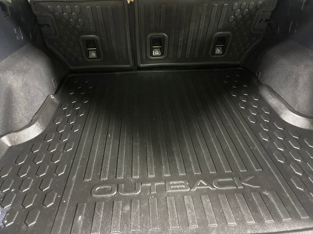 Certified 2022 Subaru Outback Limited image 13