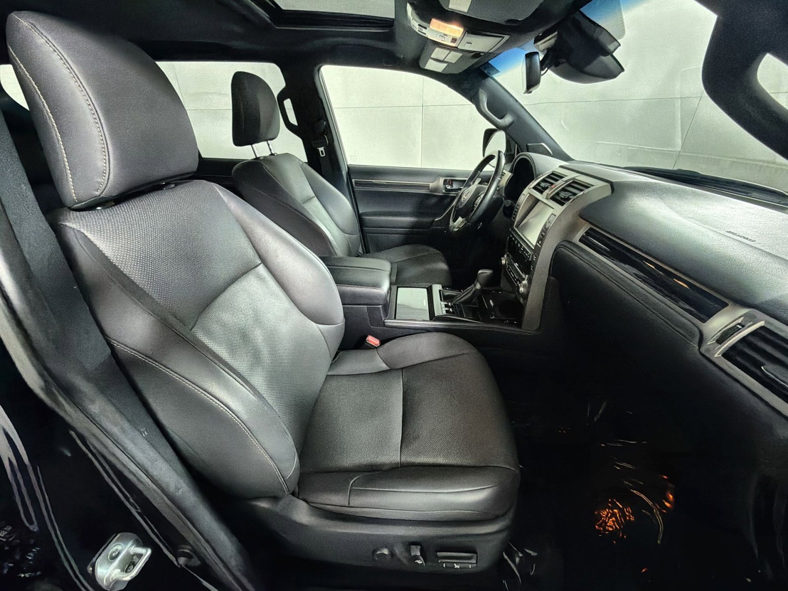 Used 2020 Lexus GX 460 Premium image 28