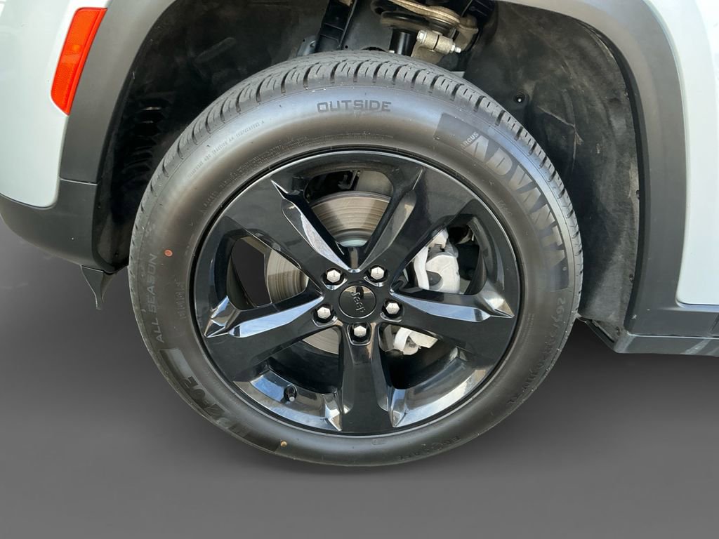 Used 2023 Jeep Grand Cherokee Altitude image 14