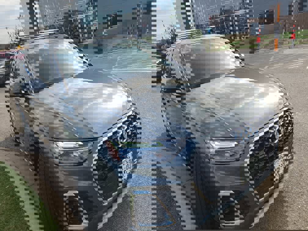 Used 2022 Audi Q5 e Premium Plus image 4