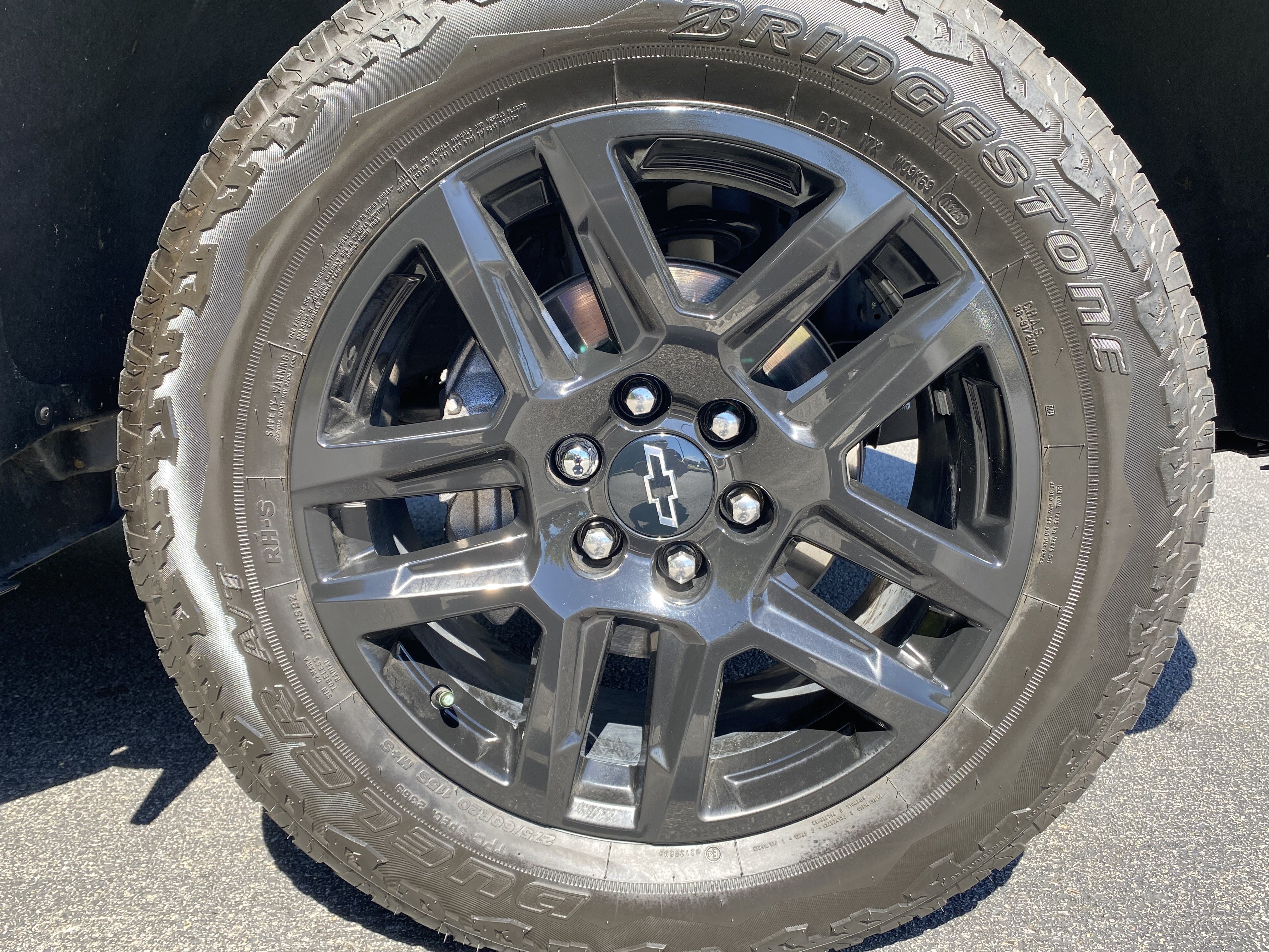 Used 2025 Chevrolet Silverado 1500 Custom Trail Boss w/ Dark Appearance Package AWD/4WD image 13