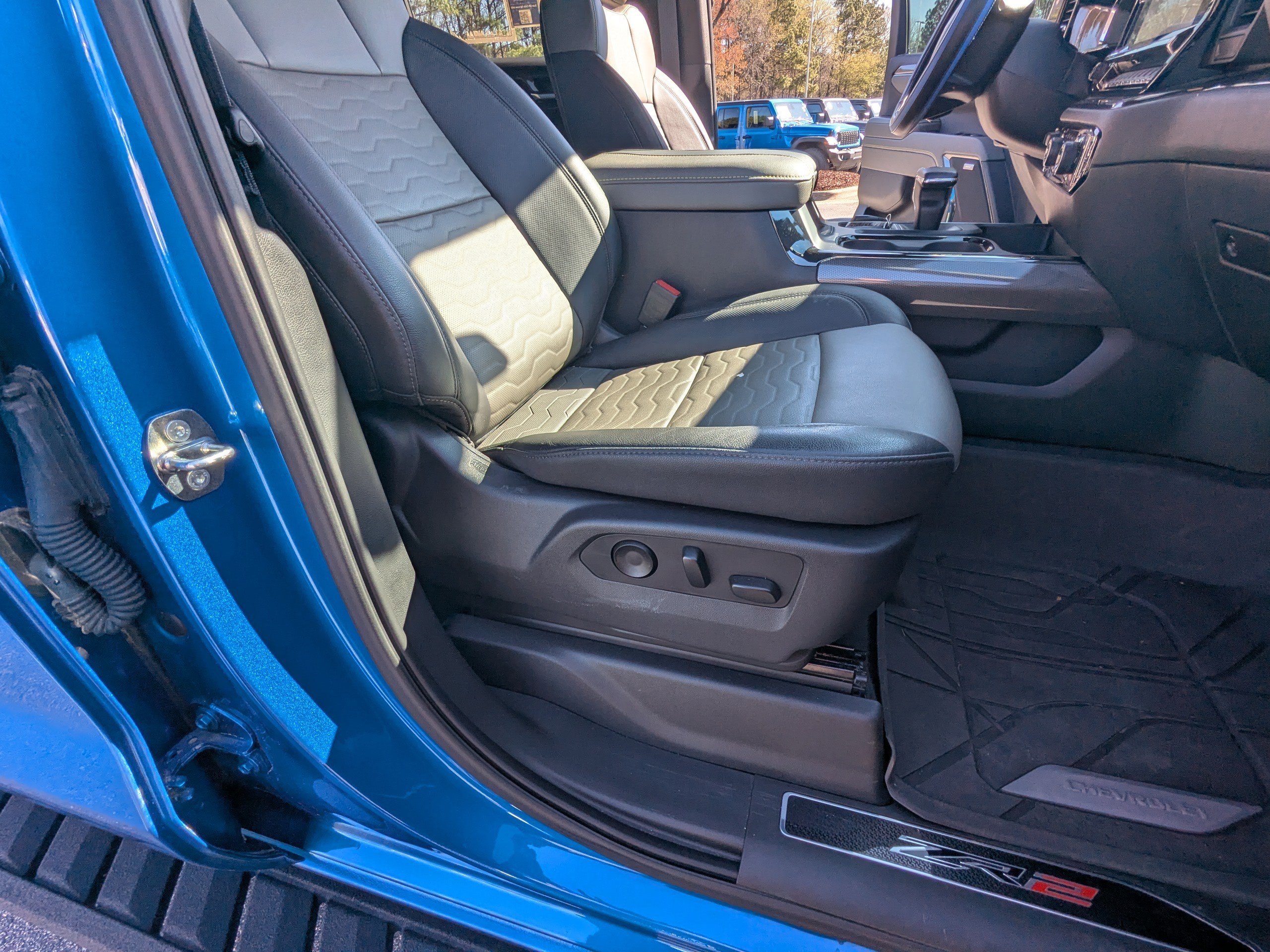 Used 2023 Chevrolet Silverado 1500 ZR2 image 15