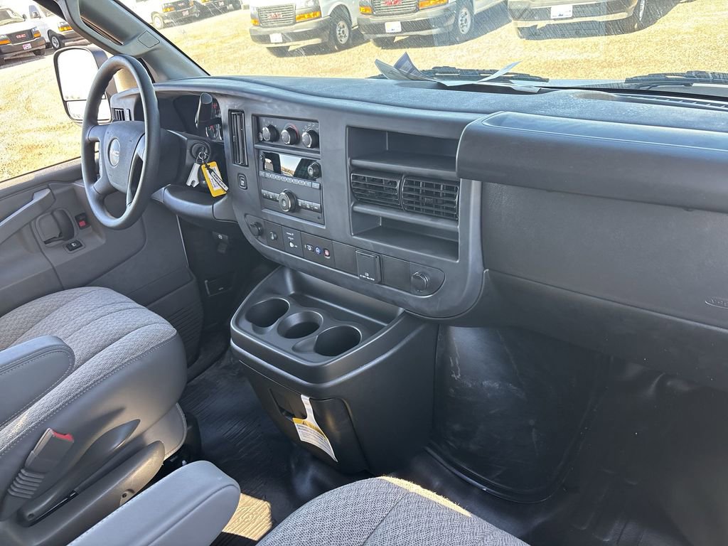 New 2025 GMC Savana 2500 w/ Driver Convenience Package image 27