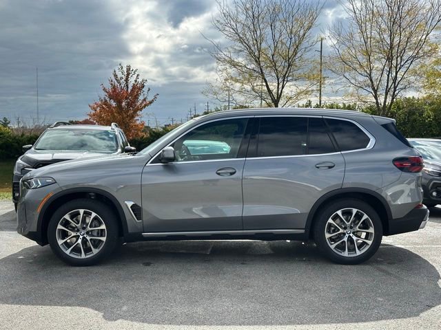 New 2026 BMW X5 xDrive40i w/ Premium Package image 7