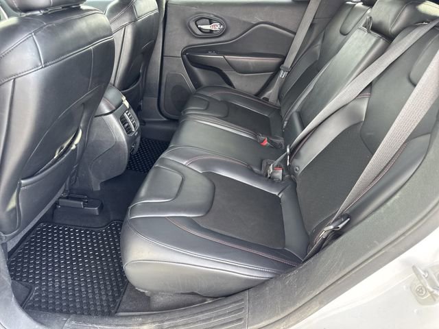 Used 2019 Jeep Cherokee Trailhawk w/ Cold Weather Group image 13