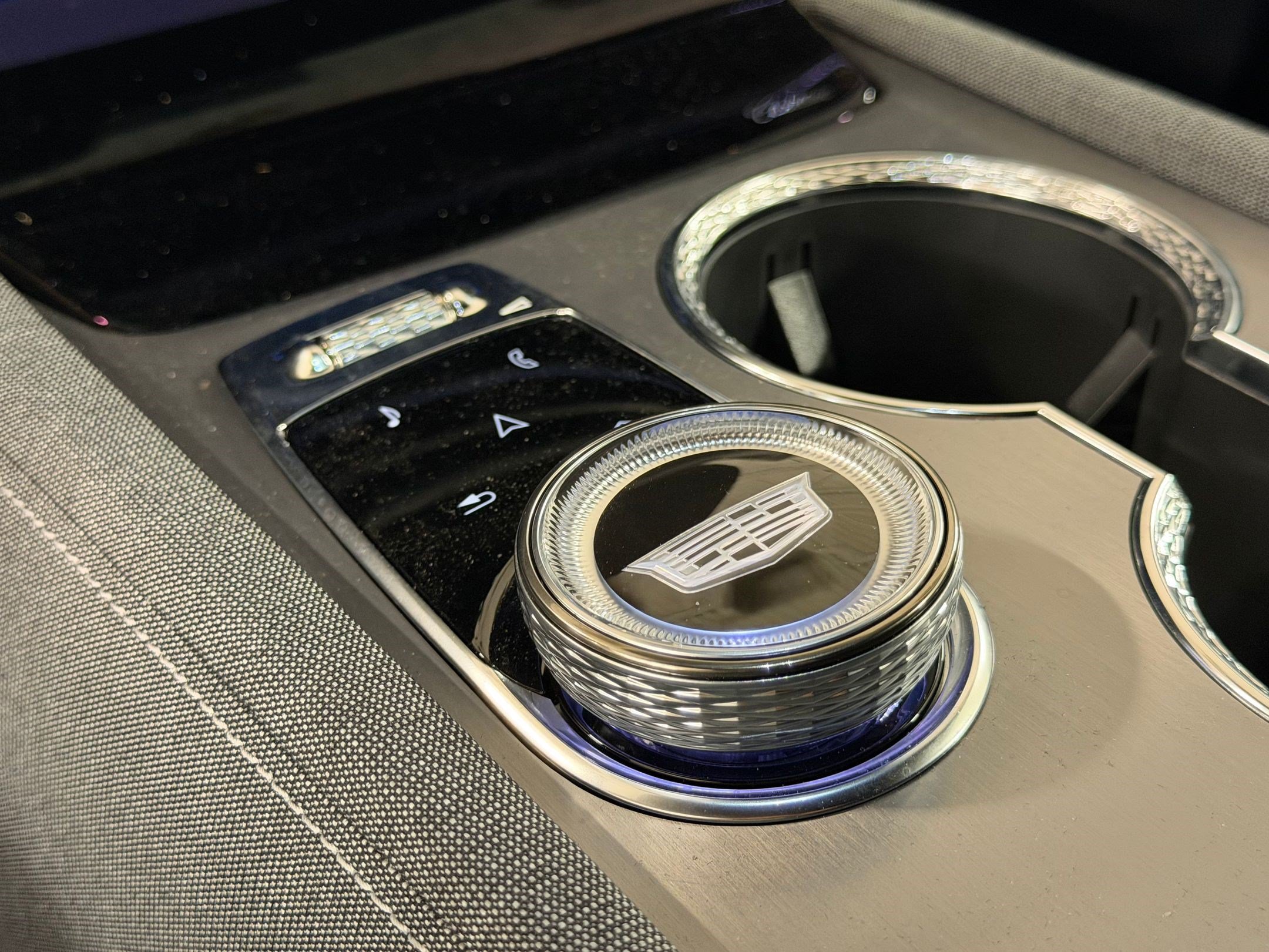 New 2026 Cadillac Vistiq Premium Luxury w/ LPO, Floor Liner Package AWD/4WD image 17