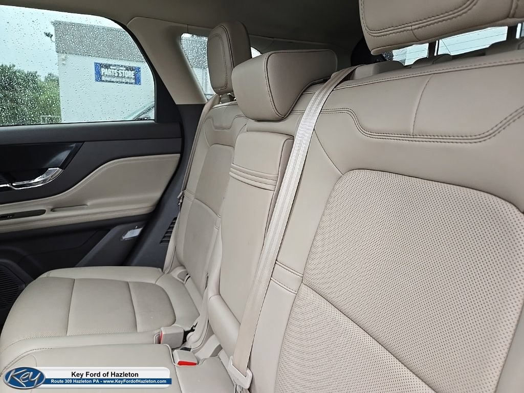 Used 2021 Lincoln Corsair AWD w/ Premium Package image 38