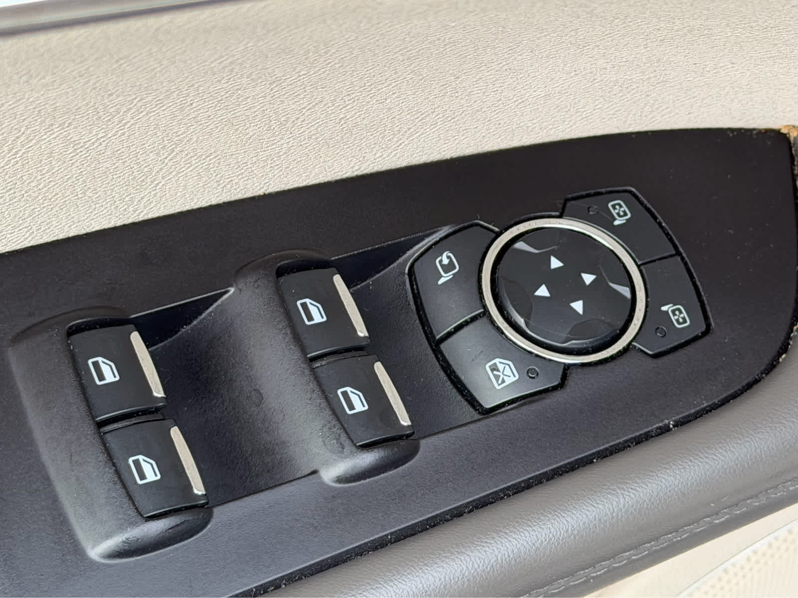 Used 2018 Lincoln MKX Select FWD image 18