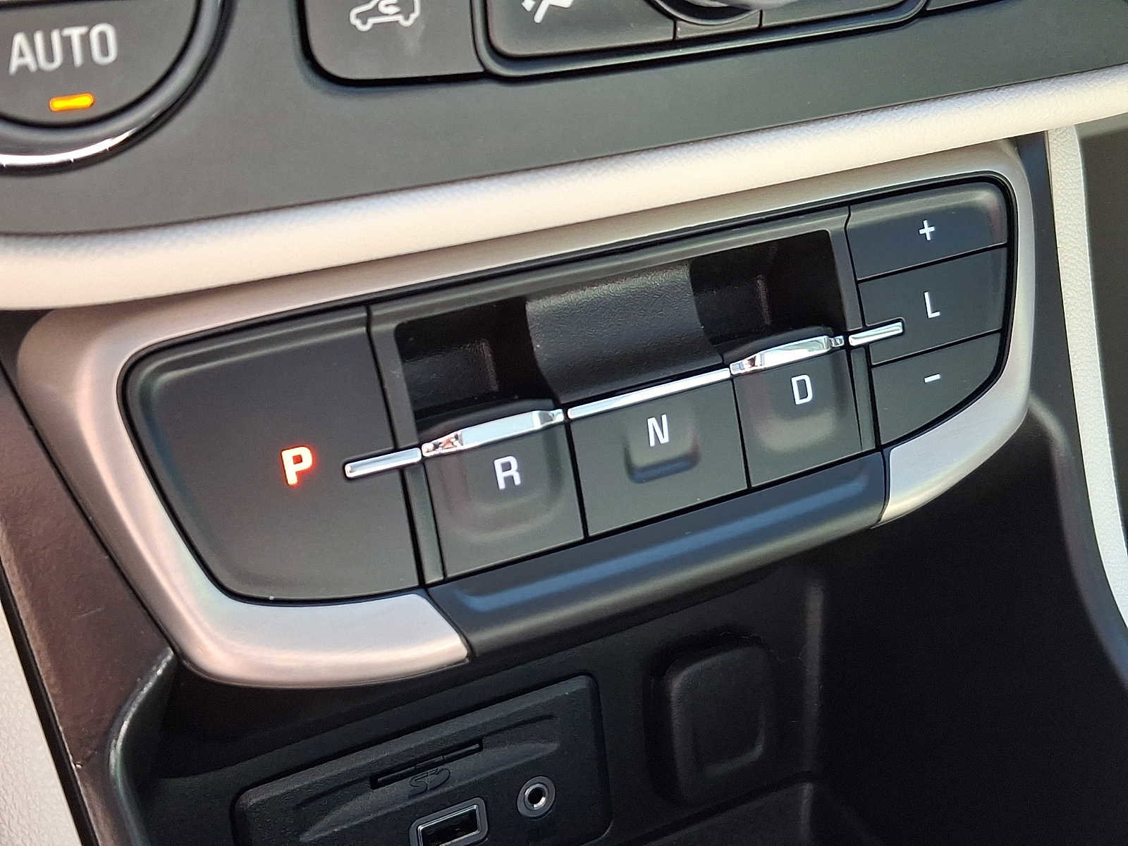 Used 2022 GMC Terrain Denali w/ Denali Premium Package AWD/4WD image 18