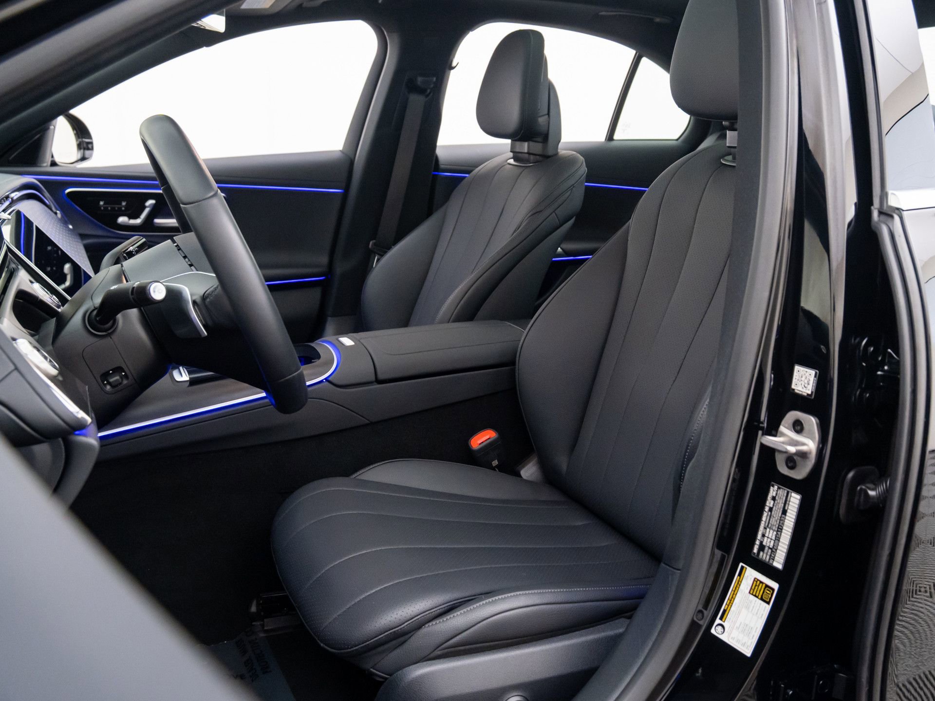 Used 2025 Mercedes-Benz E 450 4MATIC Sedan image 16