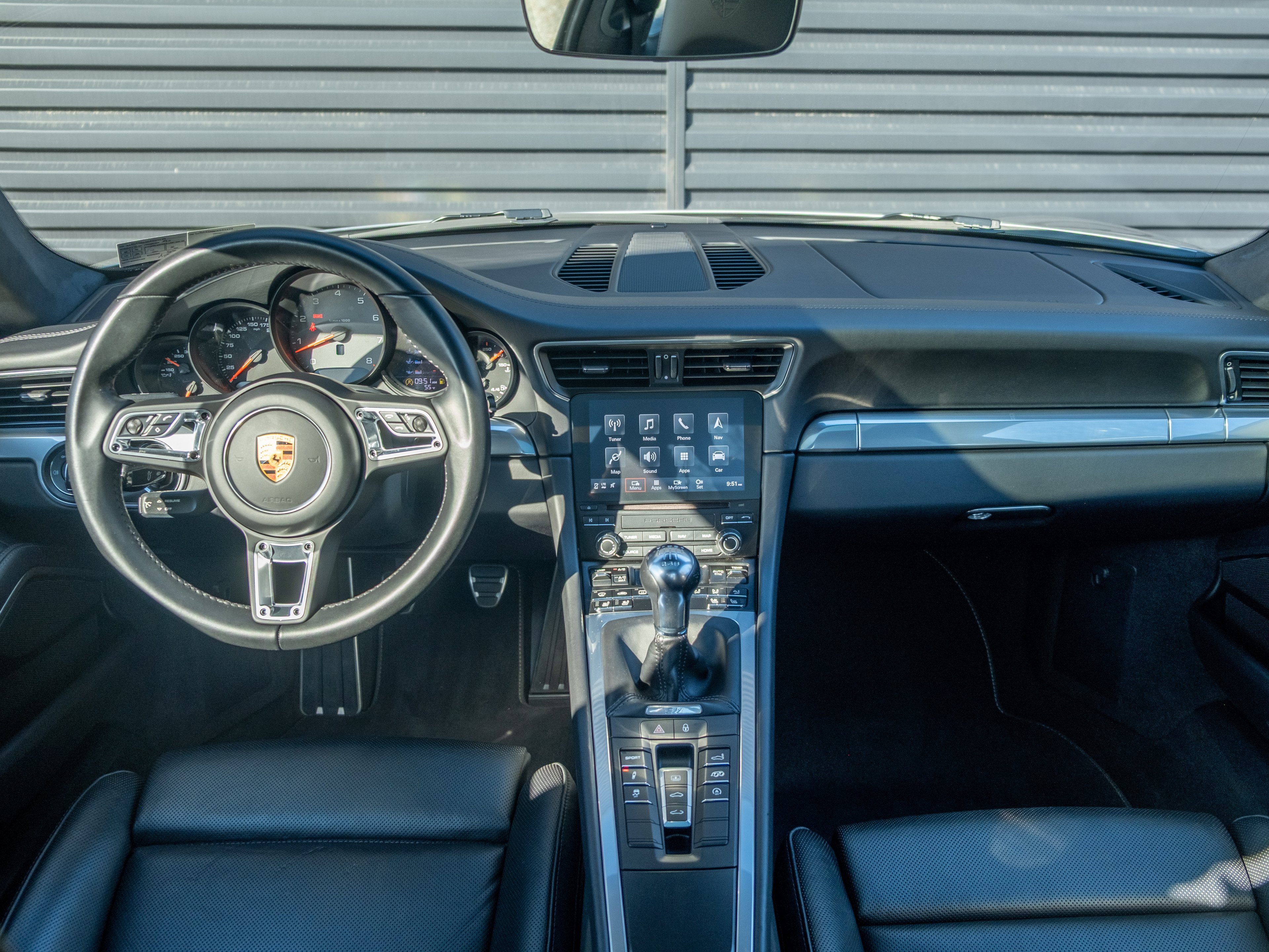 Certified 2019 Porsche 911 Carrera S image 21