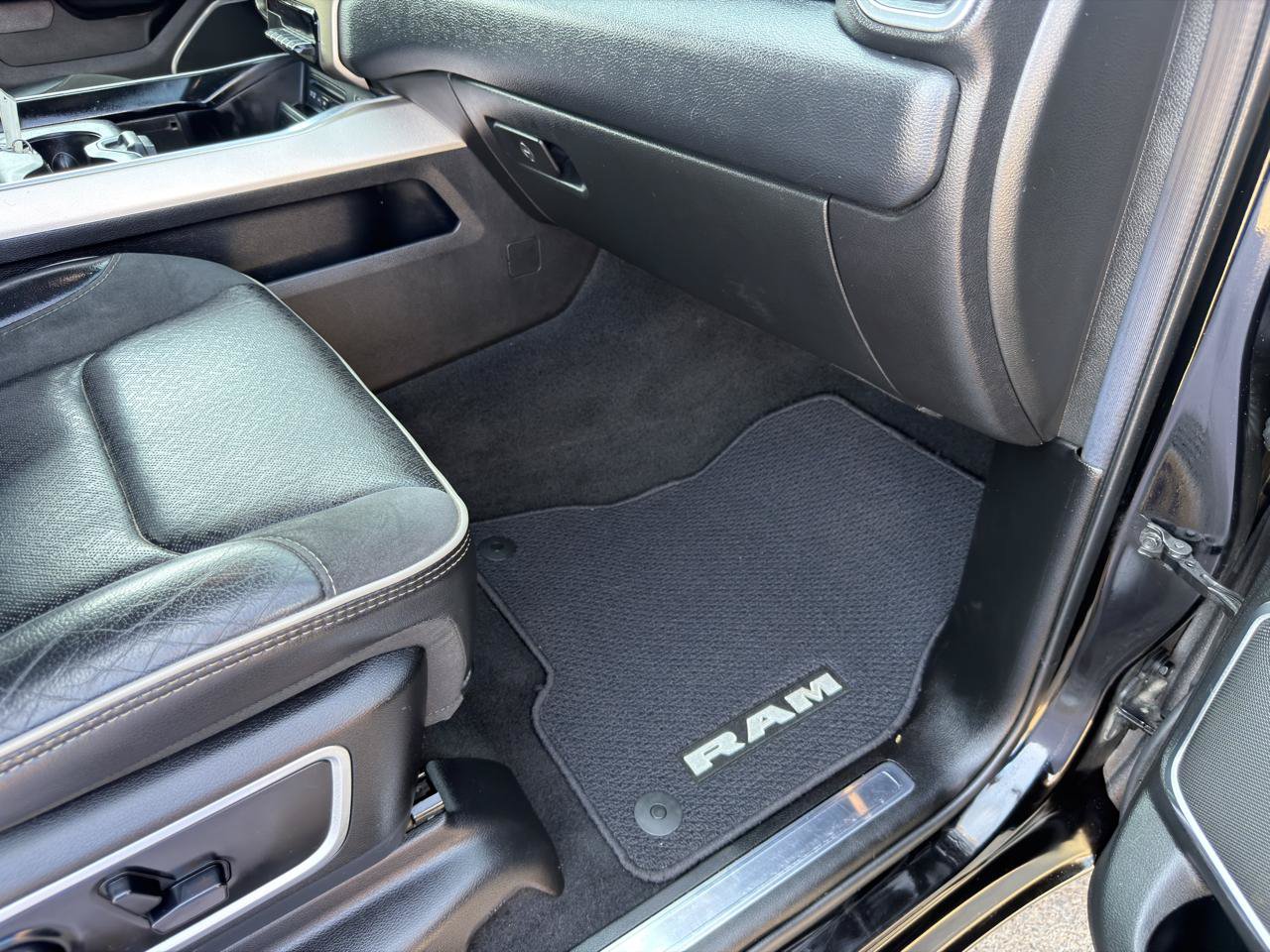 Used 2019 RAM 1500 Laramie AWD/4WD image 52
