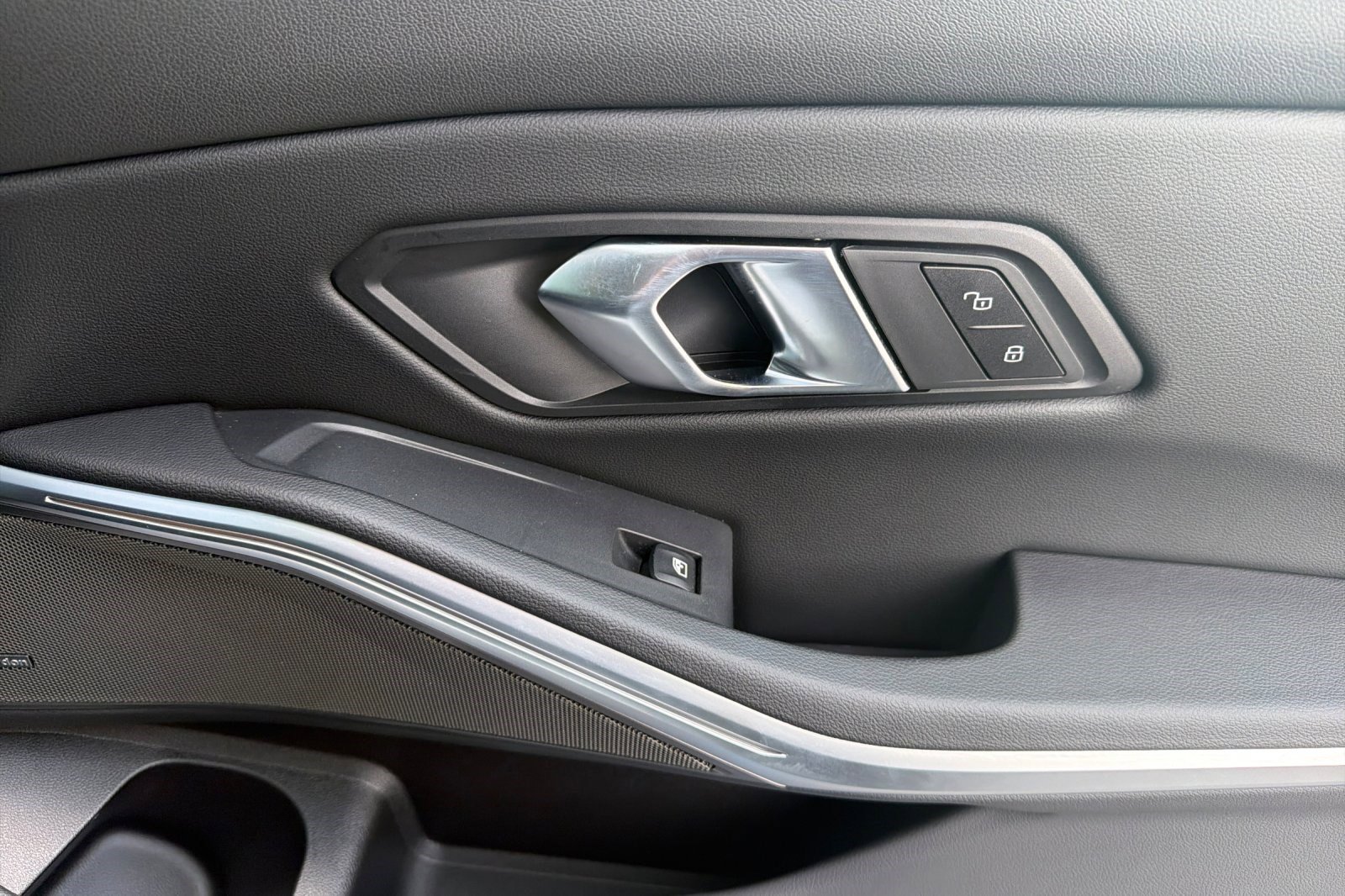 Certified 2025 BMW 330i Sedan image 21