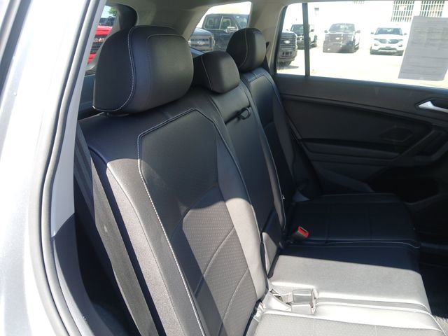 Used 2021 Volkswagen Tiguan SE AWD/4WD image 43