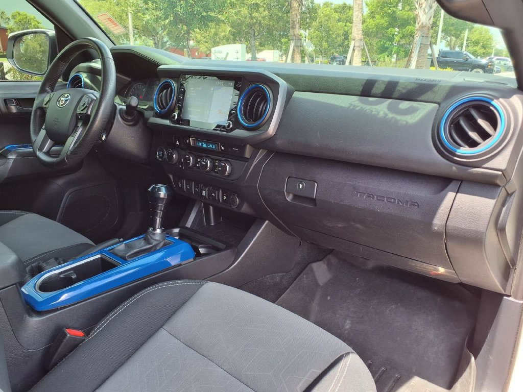 Used 2020 Toyota Tacoma TRD Off-Road w/ Technology Package AWD/4WD image 14