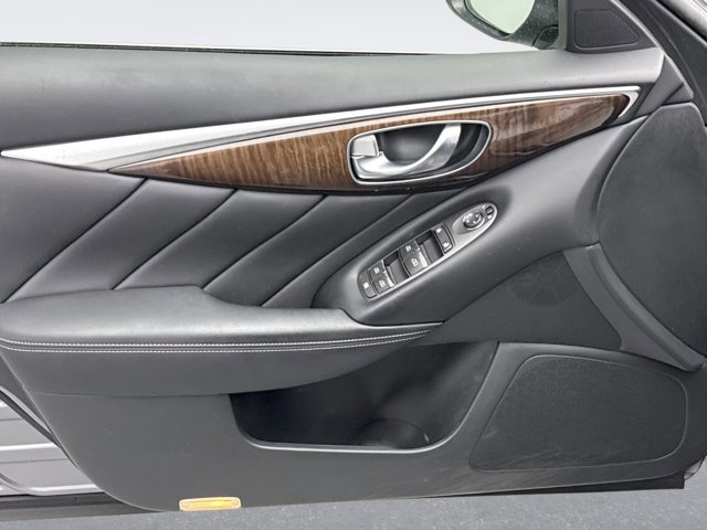 Used 2018 INFINITI Q50 Luxe w/ Essential Package (3.0T Luxe) image 9