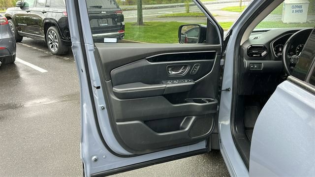 Used 2024 Honda Pilot Touring image 8