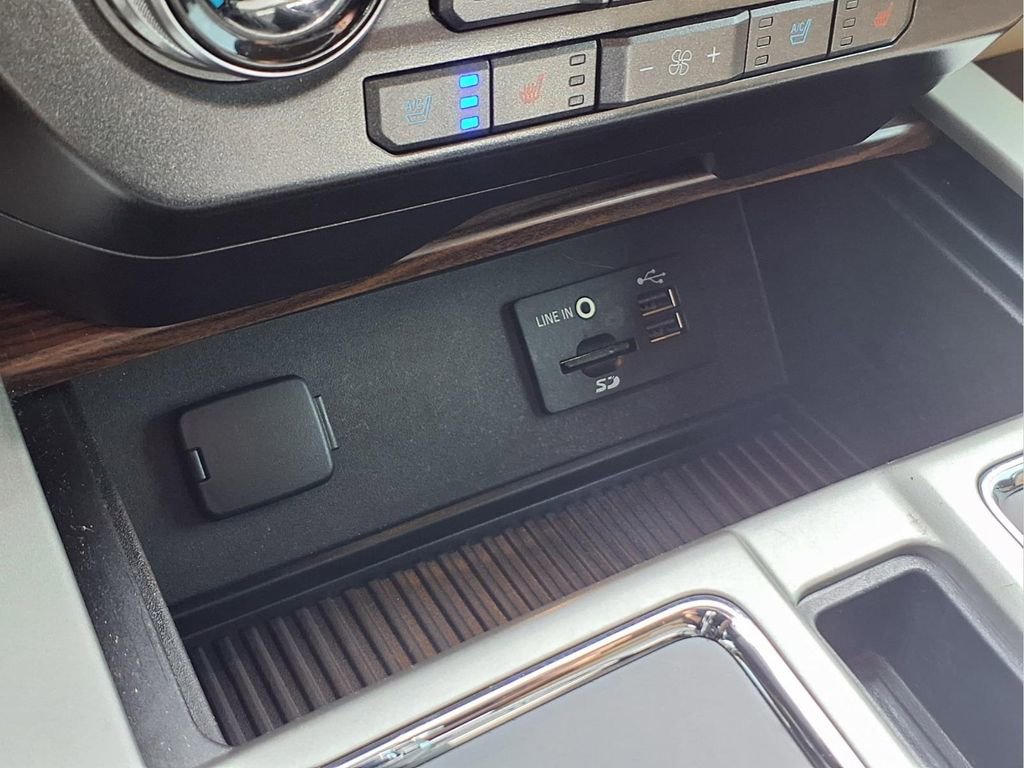 Used 2015 Ford F150 Lariat w/ Equipment Group 501A Mid image 10