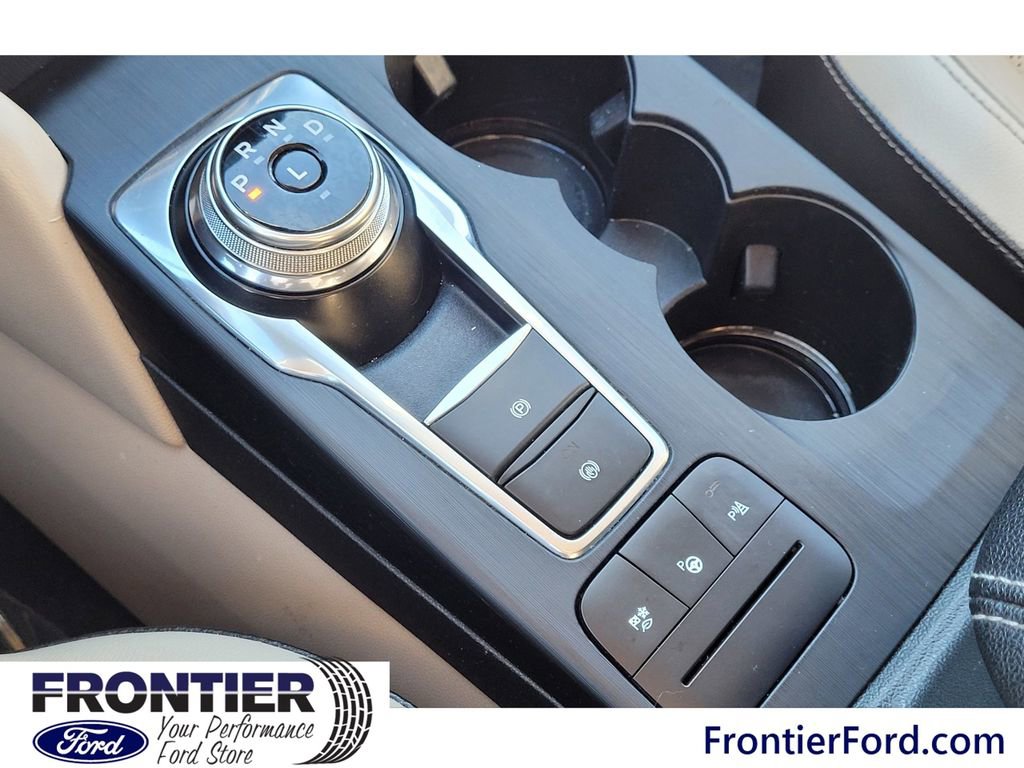 Used 2020 Ford Escape Titanium image 27