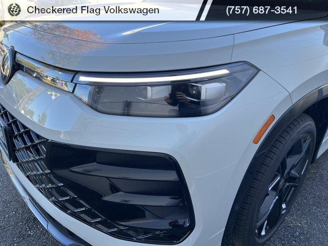 New 2026 Volkswagen Tiguan SE R-Line image 12