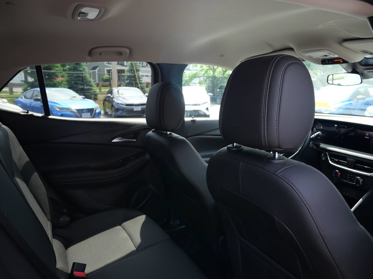 Used 2024 Buick Encore GX Preferred FWD image 25